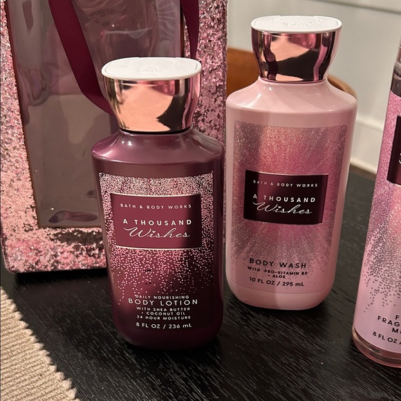 NWT! Bath & Body Works Pink Glitter Gift Set - Picture 3 of 4